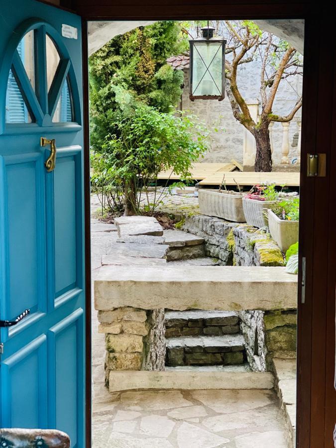 Manoir Saint-Pierre Bed & Breakfast Villersexel Exterior photo
